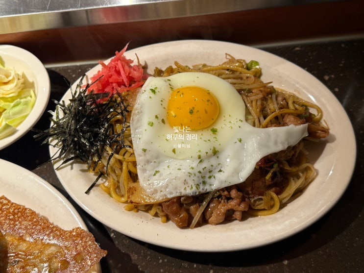 신사 가로수길 맛집 핫쵸에서 일식 오코노미야끼와 야끼소바