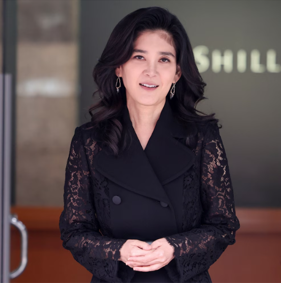  이부진 주주총회 럭셔리 블랙 코트 패션