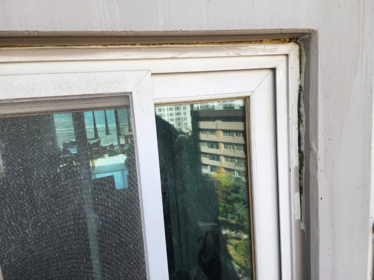  산본 아파트 베란다 실리콘 코킹 시공