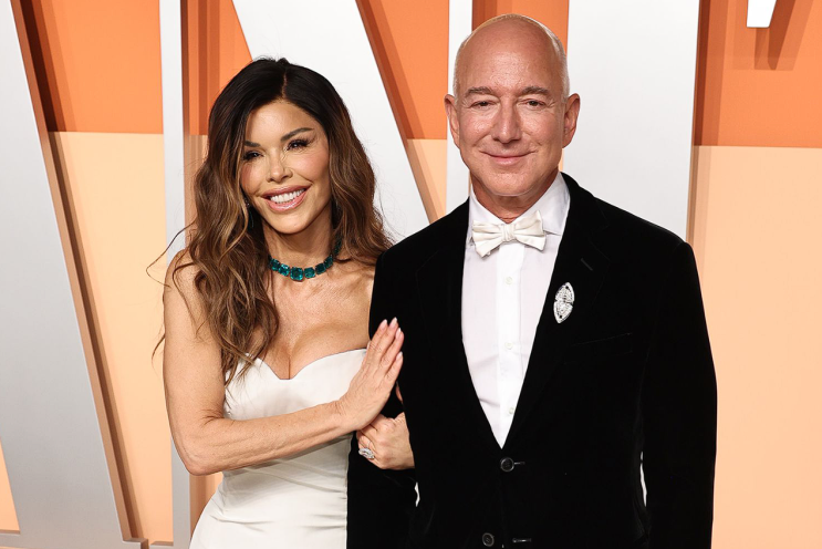 제프 <b>베이조스</b>(Jeff Bezos)... 여름 <b>결혼식</b> 초대장을... 
