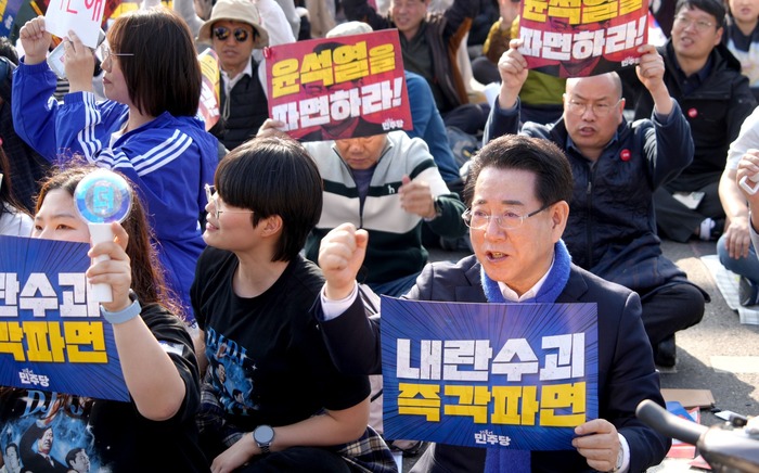<b>김영록 전남지사</b> "<b>윤석열</b> 복귀는 전두환 독재시대로 돌아가는 것"