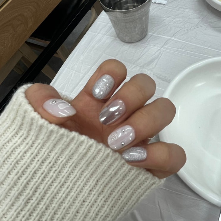 전주대네일샵 네일모어에서 찢어지는 손톱 구하긔 전주대네일샵 네일모어에서 찢어지는 손톱 구하긔