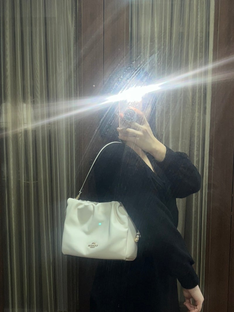 COACH :: 코치 페이 숄더백 후기, 부산신세계프리미엄아울렛