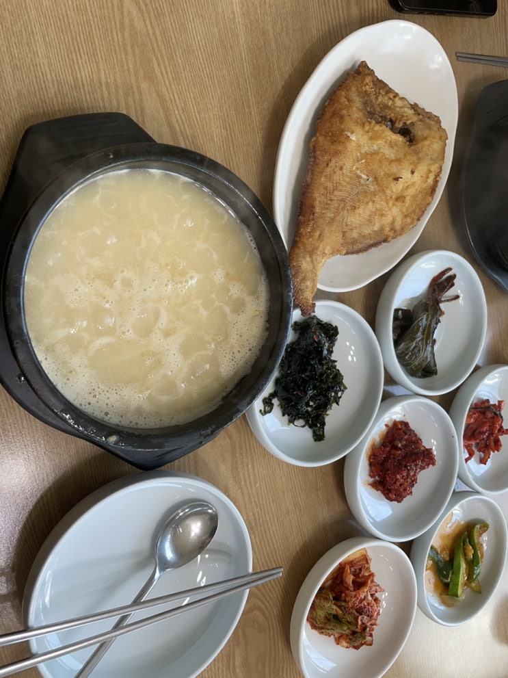  양양 속초 감나무식당: 주말 웨이팅 속 황태국밥의 깊은 맛