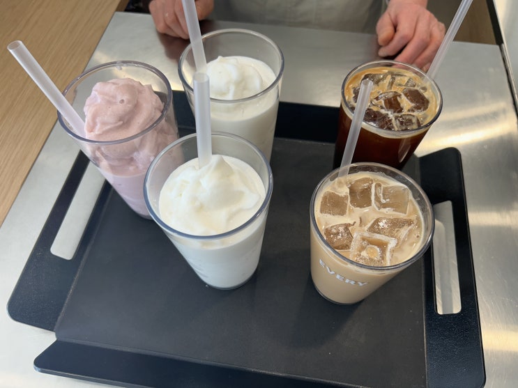  신용산역 달콤한 쉐이크 맛집 <에브리커피 신용산점>(상하목장쉐이크)