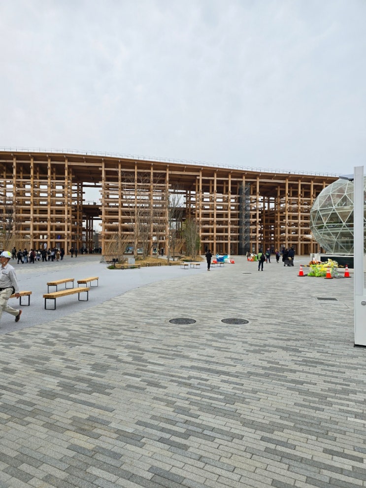 2025 <b>오사카</b>·간사이 <b>엑스포</b>, 빛과 그림자