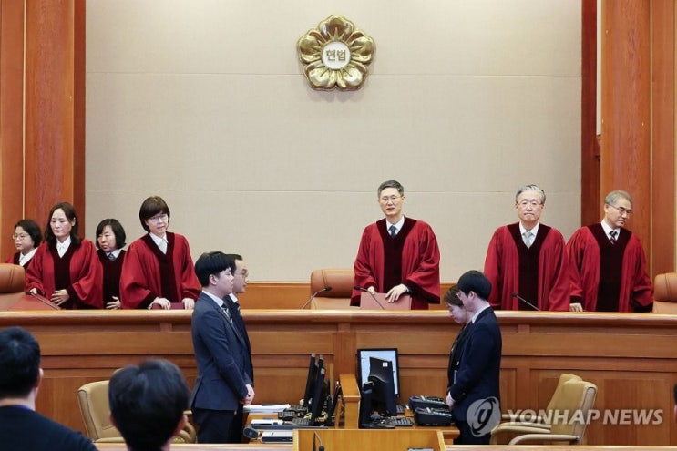 <b>한덕수</b> 총리 <b>탄핵 기각</b>…"재판관 임명보류, 파면할 잘못 아냐"