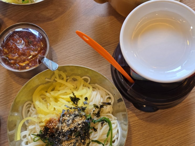  물 비빔을 한번에 먹을 수 있는 부산 해운대 구포촌국수 해운대