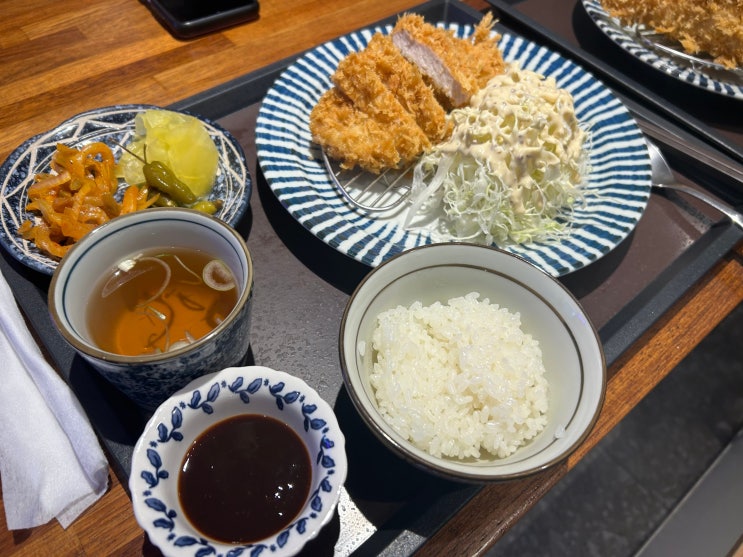  신설동역 인근 바삭한 돈까스가 매력적인 맛집 <소임식탁 앤 바오쯔>(돈가츠)