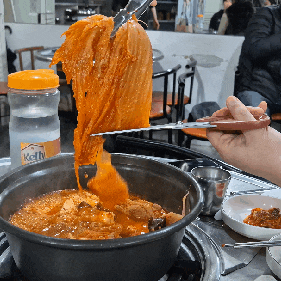  모란 "양푼이 돈사랑" 묵은지김치찜