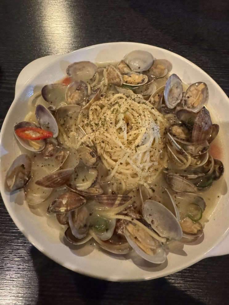  홍대입구역 분위기 좋은 술집 바지락술찜찾아간 밍키친 성공