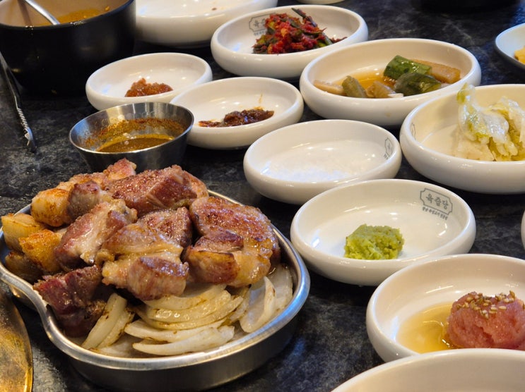  광화문역 맛집 숙성 돼지고기 구워주는 고기집 육즙당 광화문점