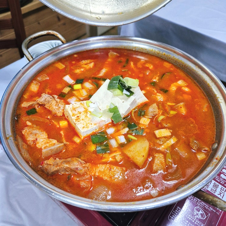  태안 현지인 맛집 미락가든-고추장찌개인 척하는 돼지고기 가득 김치찌개 내돈내산 후기 원북면 맛집 강력추천