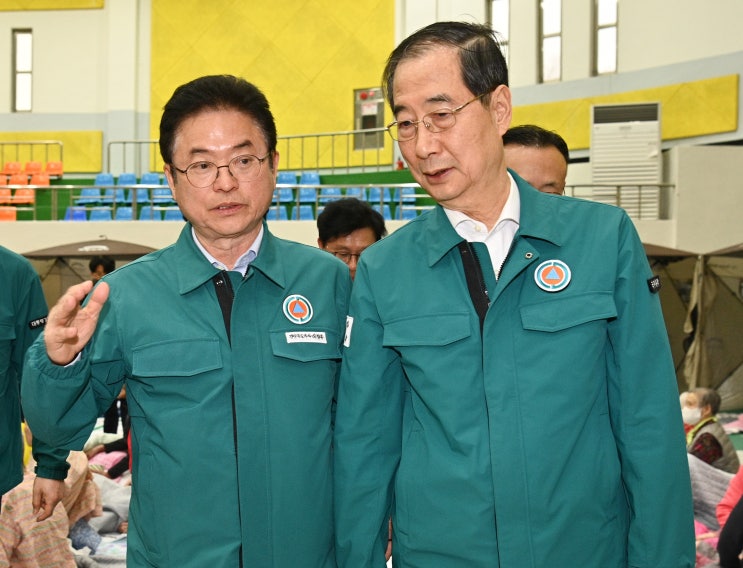 <b>한덕수</b> 대통령 <b>권한대행</b> 겸 국무총리, 의성 산불피해 <b>현장 방문</b>