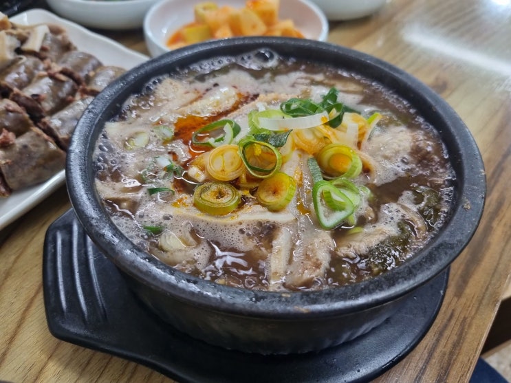  [송내역맛집] 3대째 내려오는 송내역국밥 명가 24시시골해장국의 양선지국밥과 병천순대 리뷰.