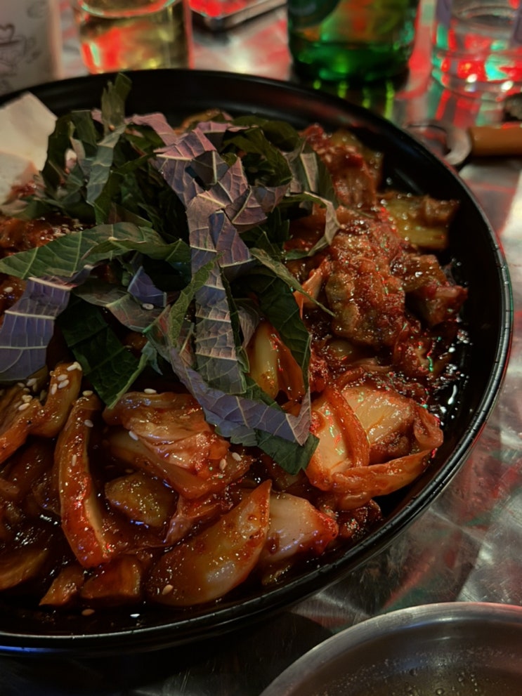  [압구정로데오] 의외의 두부김치 맛집... 신사동술집 '도산포차'