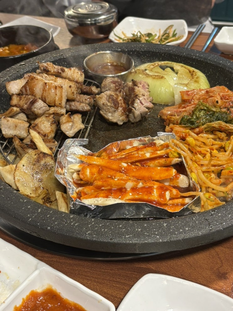  부산 온천장 더덕구이와 습식숙성 돼지고기가 맛있는 돼지구오