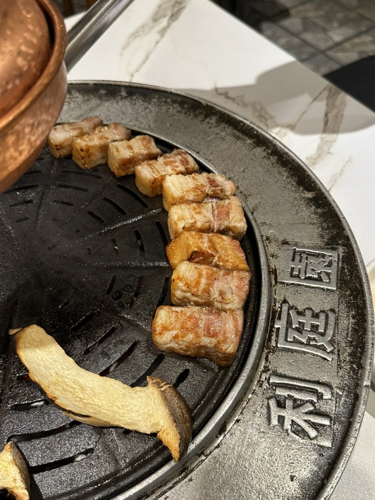  연희동 연트럴파크 삼겹살 맛집 리정원 연희점 (주차, 단체 룸)