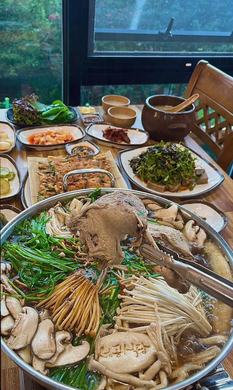  성공식당, 능이버섯 백숙이 매력적인 팔공산맛집
