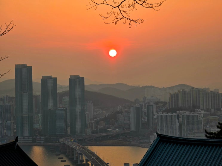  부산 숨은 노을 명소 영도 복천사 사찰 가는 길 주차장