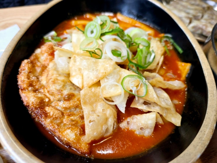  청담동에서 만난 수제만두의 진수, 북촌손만두 청담점