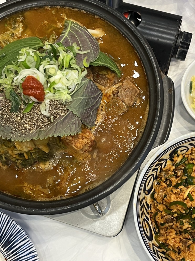  둔산동맛집 온 가족이 좋아하는 감자탕을 꼬막비빔밥과 함께 즐기시려면 대전 둔산옥