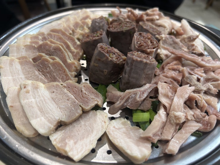  24시간 술 먹을 수 있는 강남역 전골 맛집 <국밥생각 강남역점>(소곱창전골, 모둠수육)