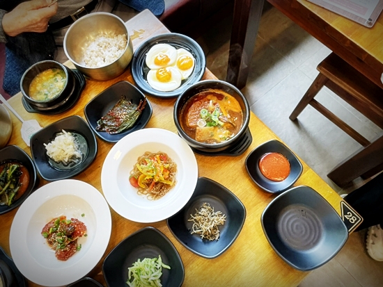  부모님과 모시고가기 좋은 한정식보리밥 팔당시골밥상