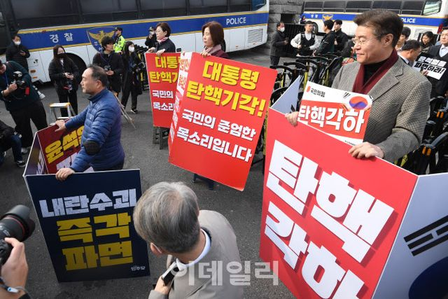  尹 대통령 탄핵심판 선고 언제? 28일 유력 vs 4월로 연기