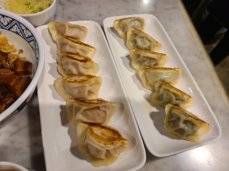  신사맛집 삼창교자에서 우니만두와 고기덮밥 먹고 감탄한 내돈내산 후기
