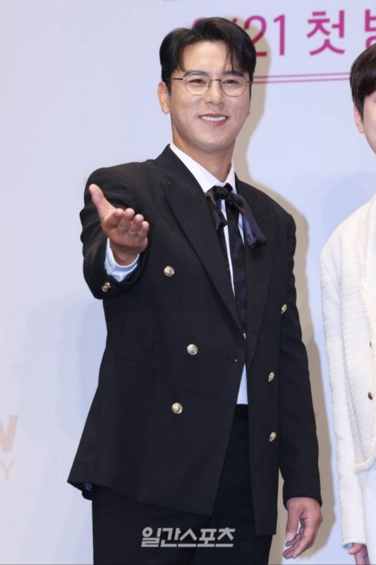 <연예가핫이슈> 장민호, 산불 피해 복구위해 1억 원 기부... “일상 되찾길” <연예가핫이슈> 장민호, 산불 피해 복구위해 1억 원 기부... “일상 되찾길”