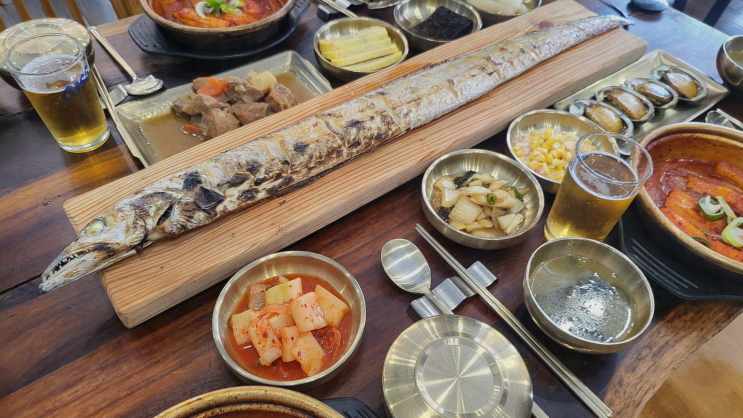  아늑한 인테리어에서 즐기는 제주공항근처 순살갈치조림, 바른갈치 제주공항본점