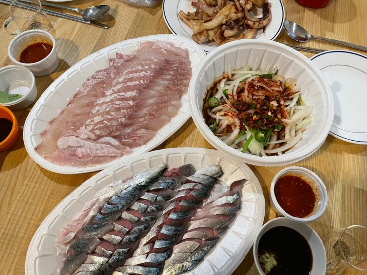  제주도 맛집 : 표선수산마트 회 포장 + 성산 보룡제과 빵집