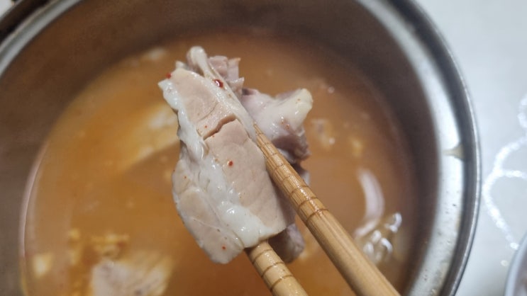  아침식사로 돼지국밥이 좋을까? 42년 전통 '모던돼지국밥' 밀키트로 아침을 든든하게!