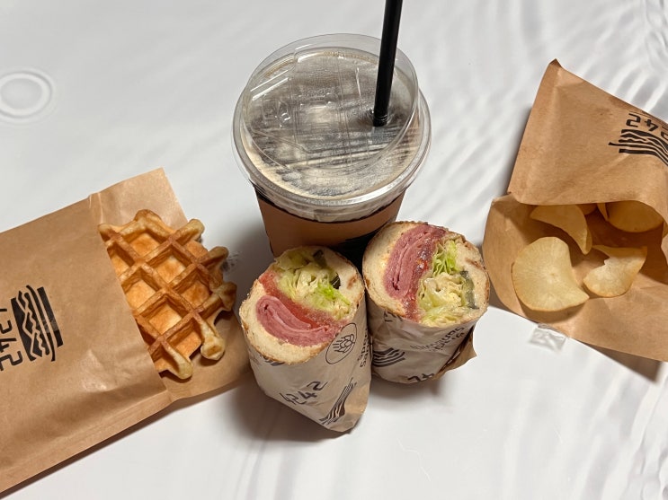  사직동 샌드위치 맛집 ‘4242샌드위치 사직직영점’ 쫄깃한 쌀빵의 매력