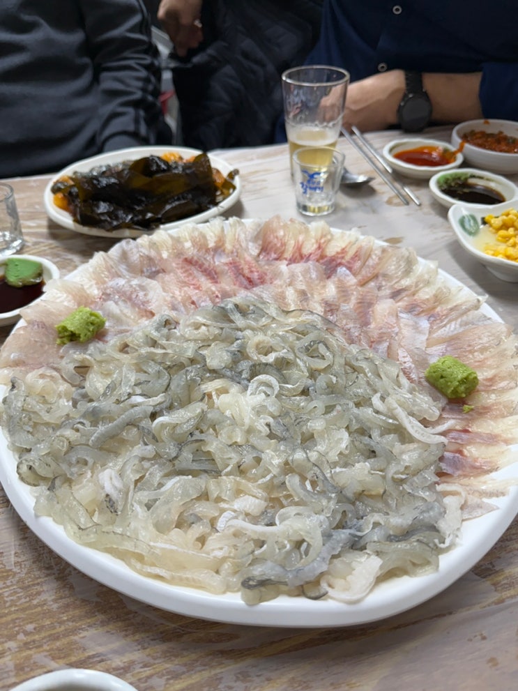  부산 명지 횟집 신호 활어회센터 돌돔 도다리쑥국 회식날