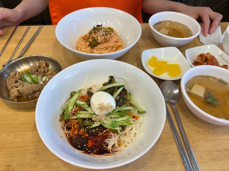  시청역 비빔국수 잔치국수 맛집 덕수궁돌담길 맛집 명동할머니국수