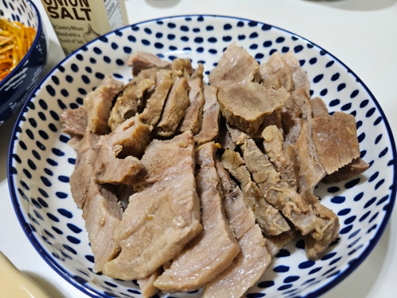 프로젝트 민서쉐끼15. 삼겹살김치찜, 라면, 수육, 그리고 규동규동규동