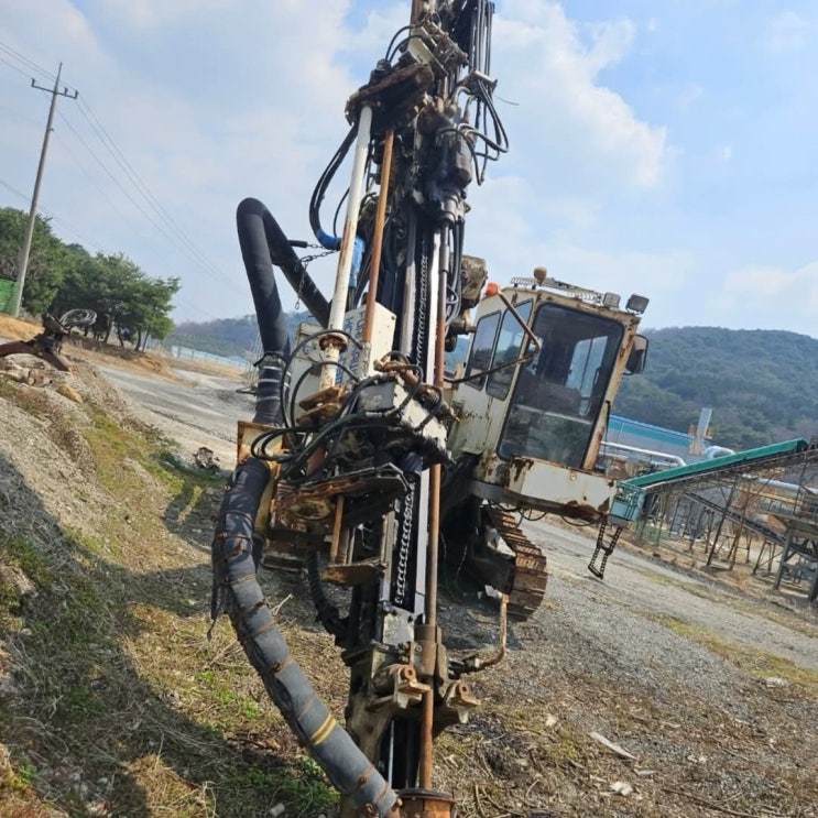 FURUKAWA HCR10-DS2 2006년식 3200만원 판매합니다. FURUKAWA HCR10-DS2 2006년식 3200만원 판매합니다.