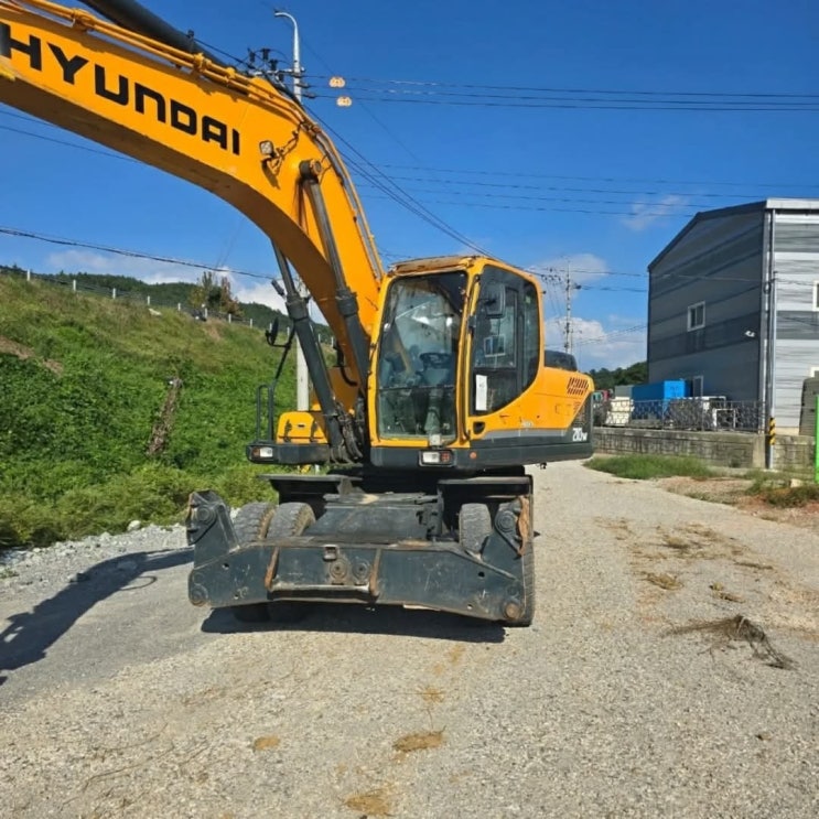 현대 R210W 2014년식 4200만원 판매합니다. 현대 R210W 2014년식 4200만원 판매합니다.