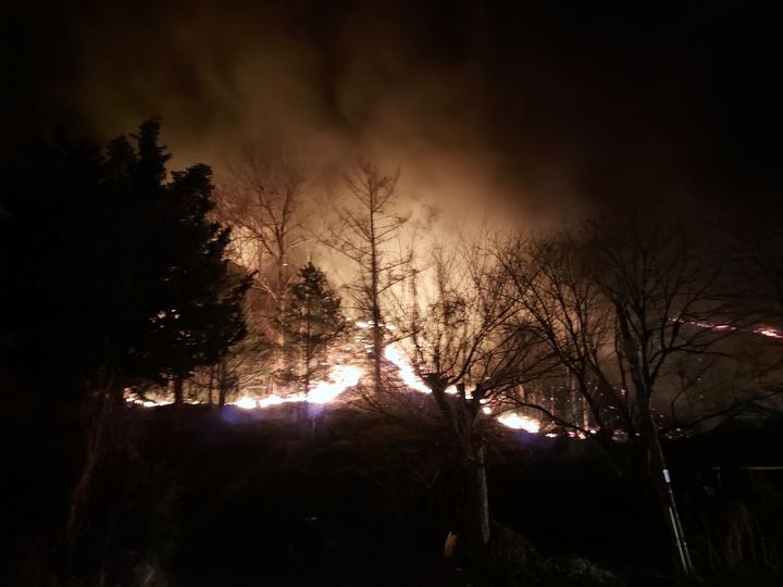 전북 <b>무주</b> 부남면 주택 화재 불 적상면 <b>산불</b> 확산 ! 주민 대피... 