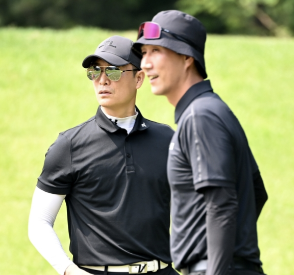 국내 <b>감독</b>들의 무덤이 된 남자배구, 김상우 <b>권영민 감독</b>의... 