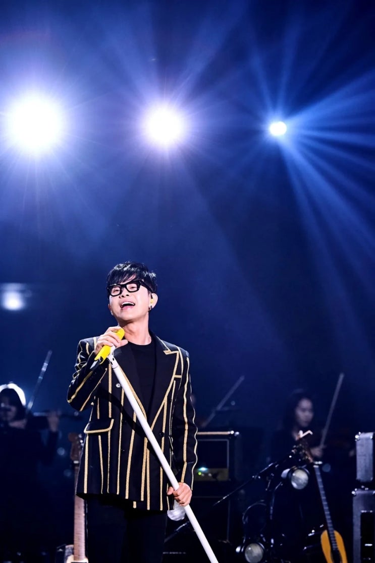 <b>이승환</b> ‘<b>콘서트</b> 선동금지 서약서’ <b>헌법소원</b>, 헌재서 각하!... 