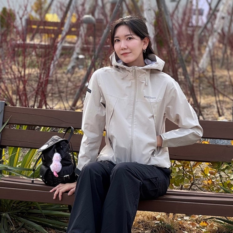  여성 바람막이 코디 고윤정 디스커버리 크롭자켓! 여자 봄 추천템 베르텍스