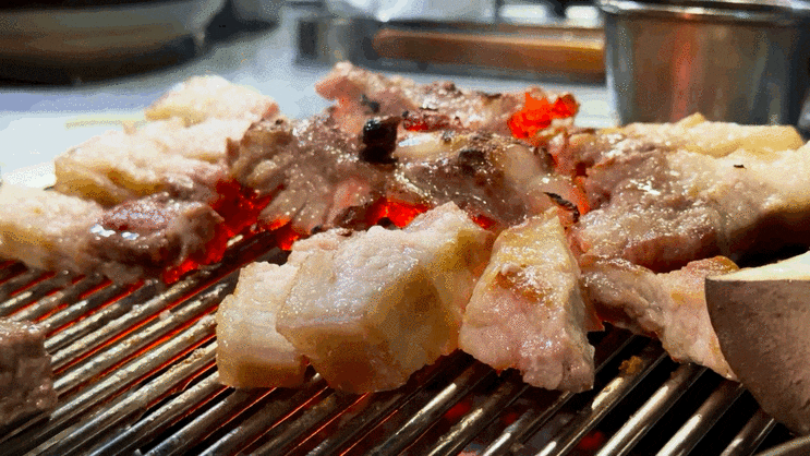  [제주 성산 흑돼지] 칠돈가 성산직영점 / 편백나무로 숙성한 섭지코지 고기 맛집