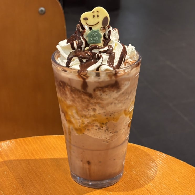  스타벅스 스누피 초코 카라멜 프라푸치노_카라멜과 초코맛의 조화? 내돈내산 솔직리뷰