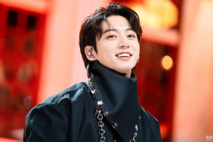 <b>정국</b> 산불 피해 복구에 <b>10억</b> 원 <b>기부</b>