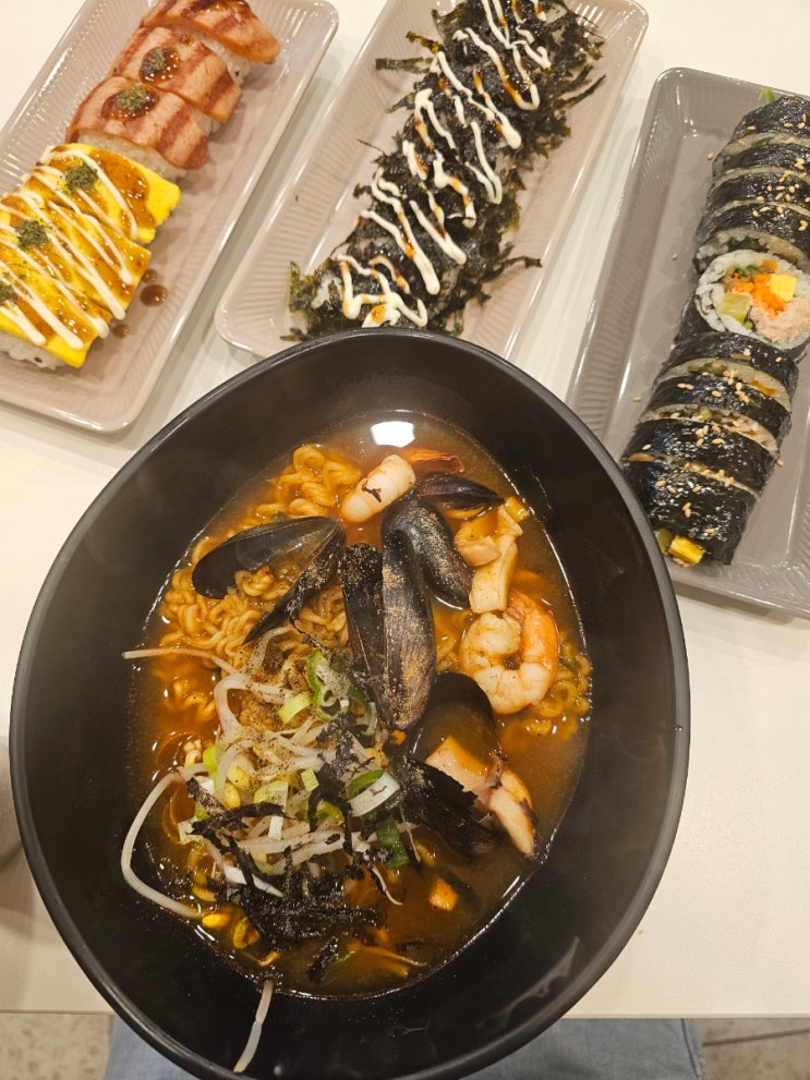  틈새라면 노량진점
