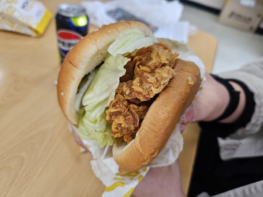 맘스터치 포항이동점 사진 3