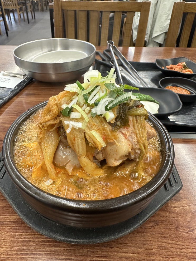  울산 남구  고기듬뿍 '진사골감자탕' 본점